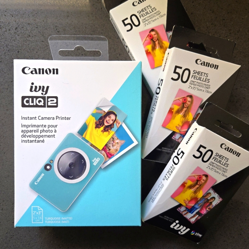CANON Ivy CLIQ2 Instant Film Camera (Turquoise) w/ 150 ZINK Photo Paper Refills